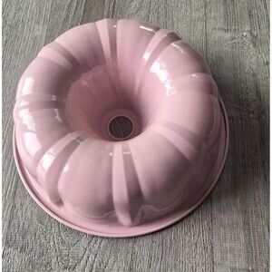 Paris Hilton 10” Nonstick Fluted PINK Cake Bundt Pan / Valentines Easter Cottage